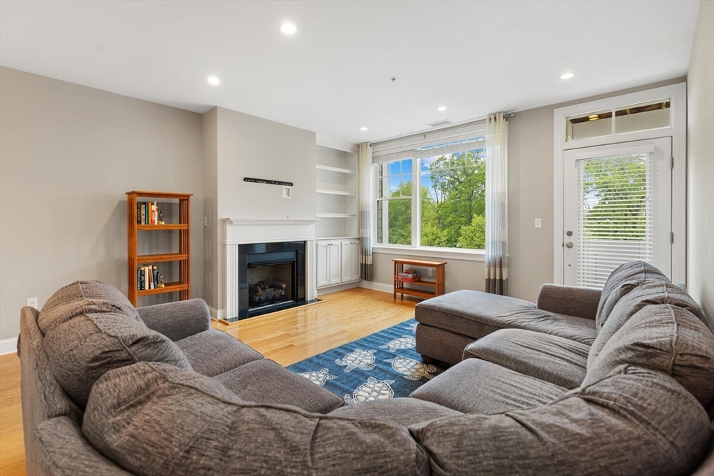 2 Inwood Drive # 2001
