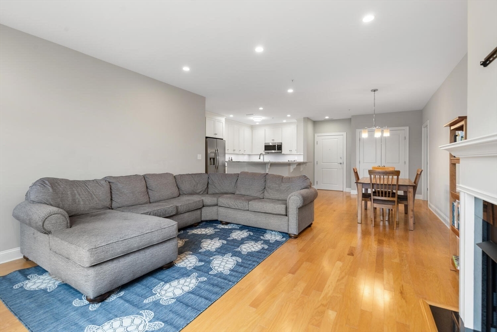 2 Inwood Drive # 2001