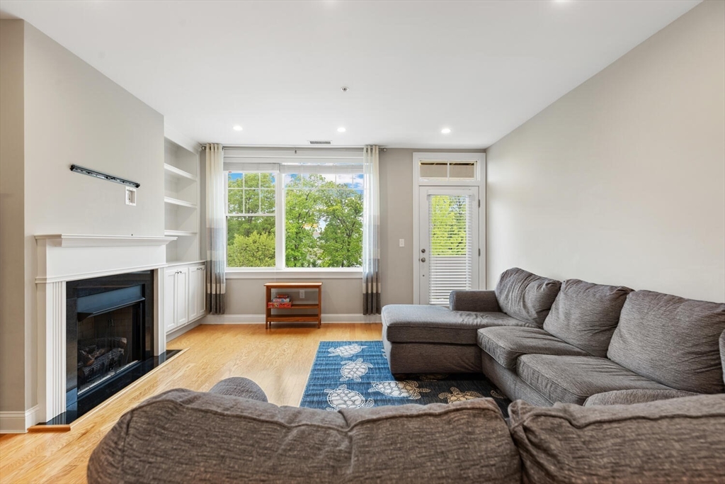2 Inwood Drive # 2001
