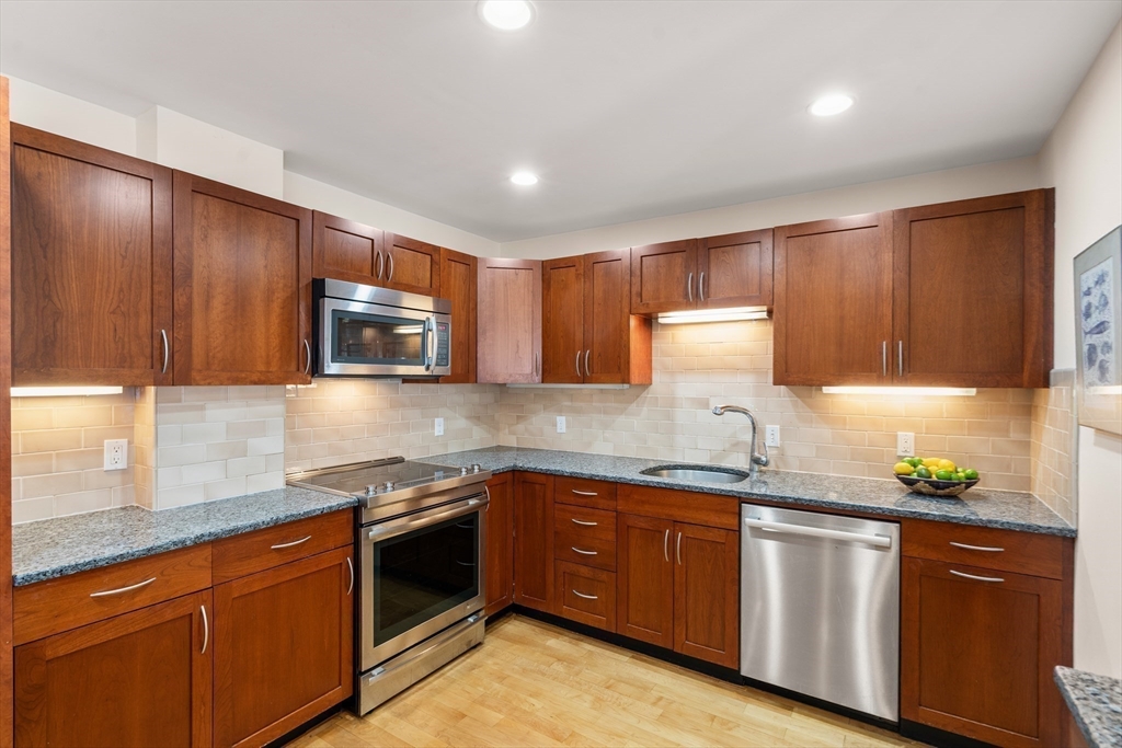 1265 Beacon St # 901