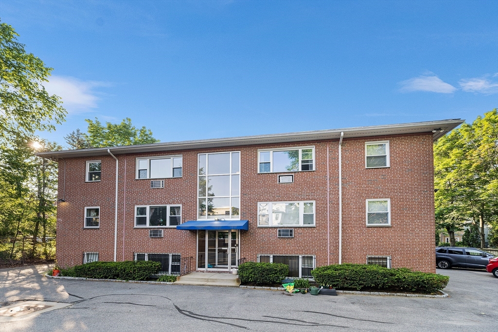 11 Cogswell Ave # 16