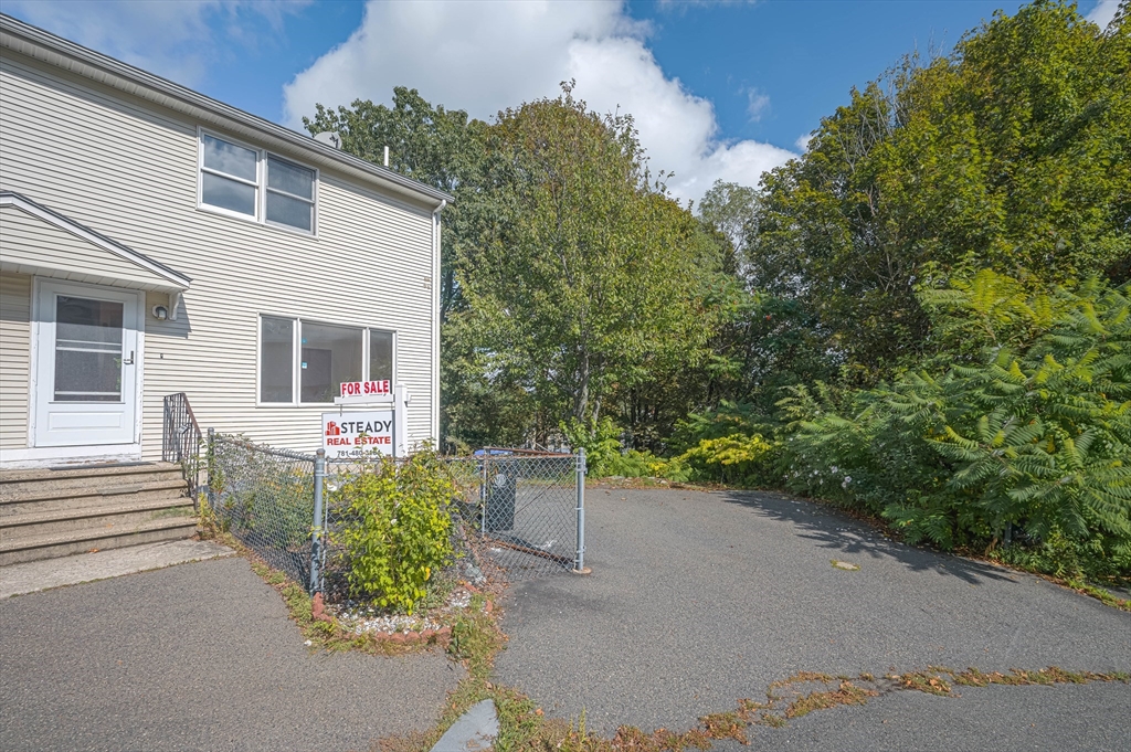 30 Wallace Cir # 30