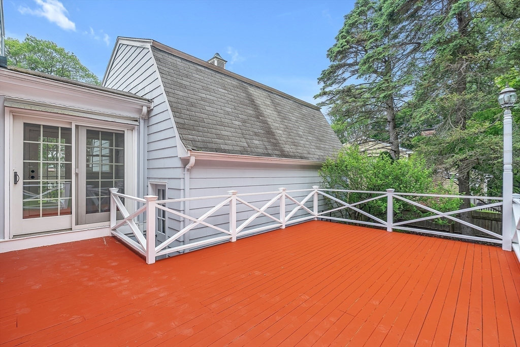 35 Circle Rd
