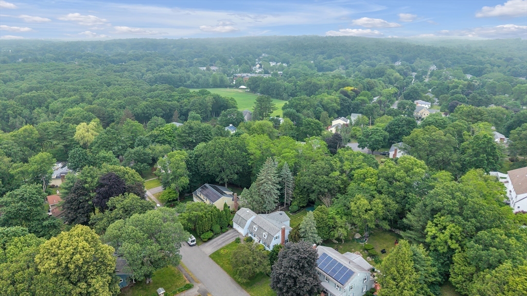 35 Circle Rd