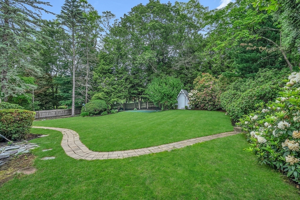 35 Circle Rd