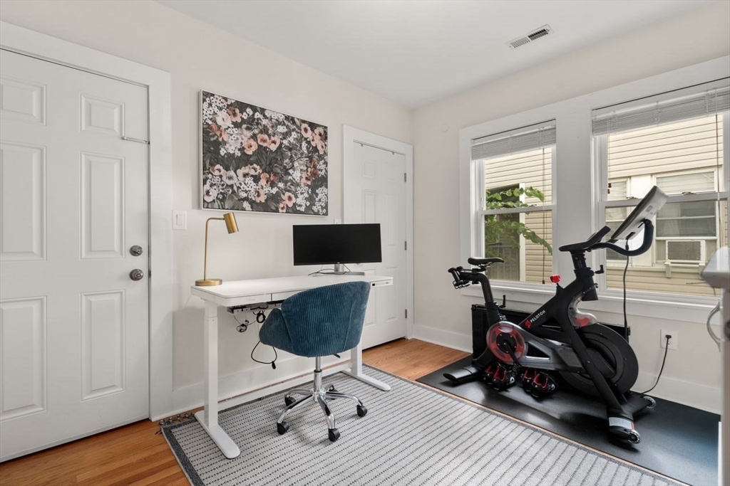 10 Silvey Pl # 3