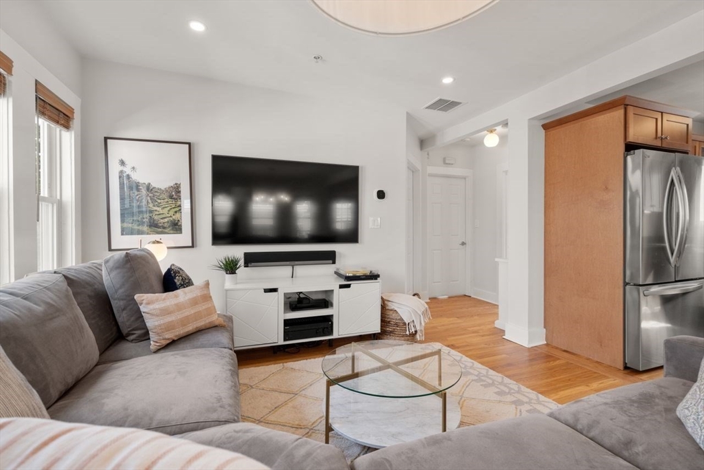 10 Silvey Pl # 3