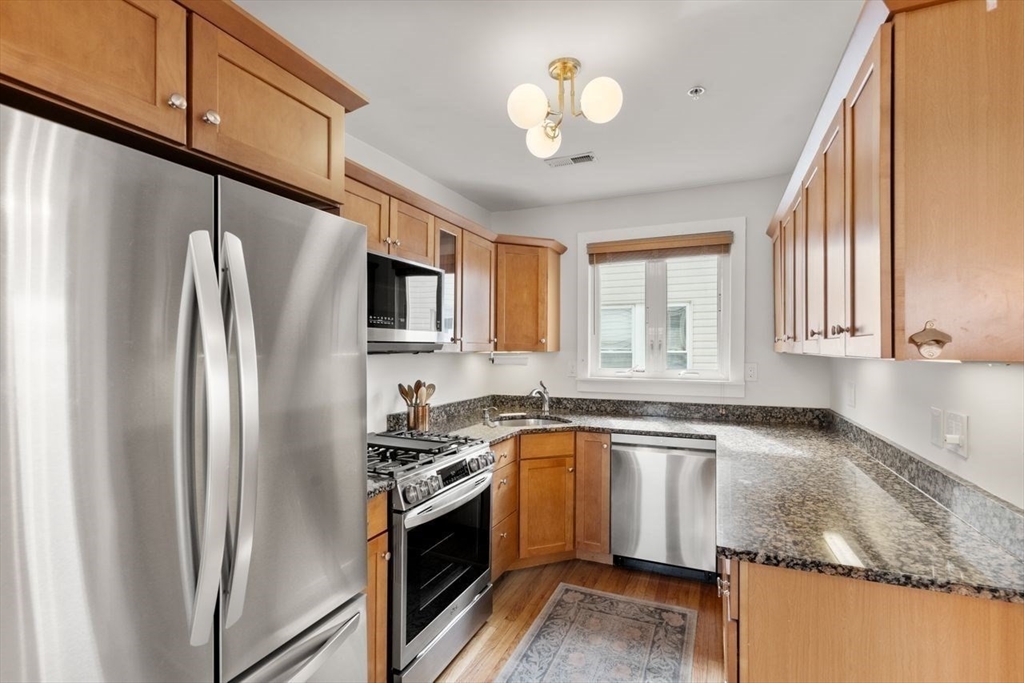 10 Silvey Pl # 3