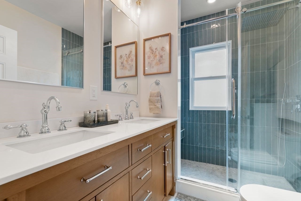10 Silvey Pl # 3