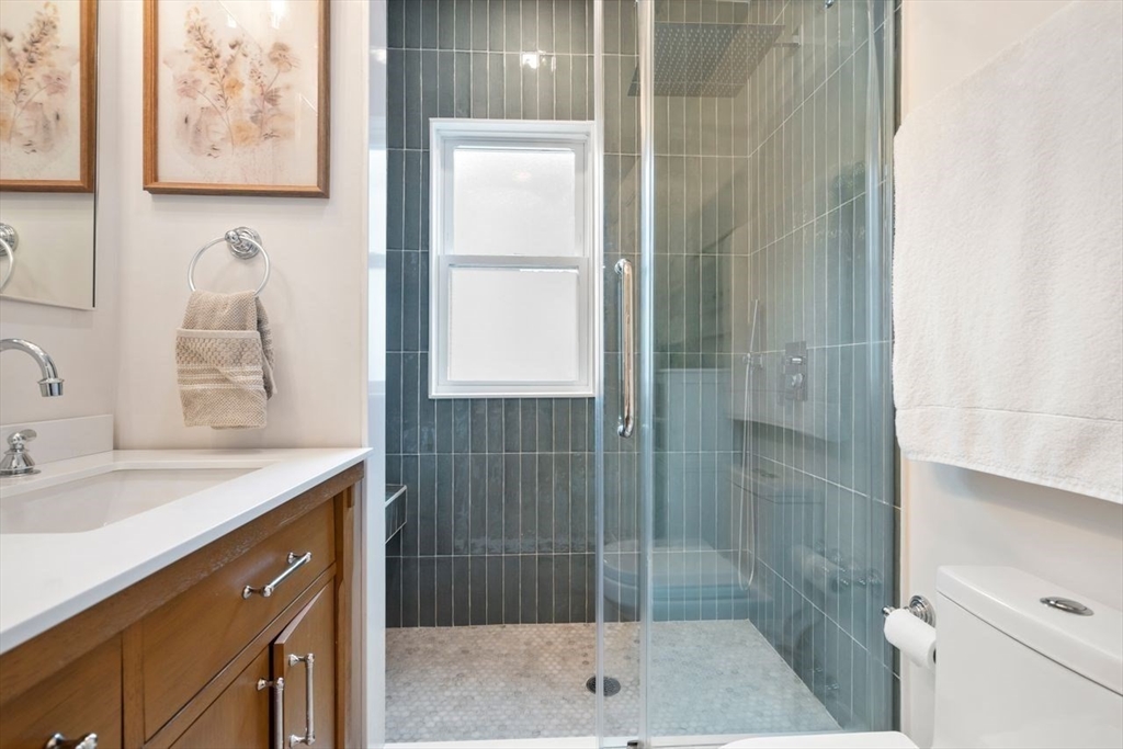 10 Silvey Pl # 3