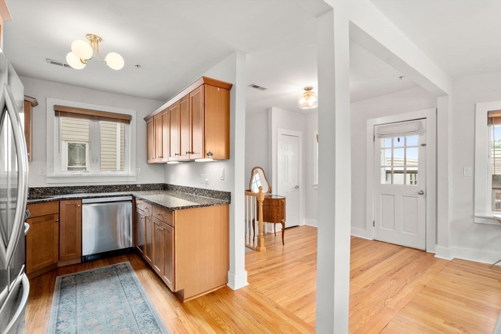 10 Silvey Pl # 3