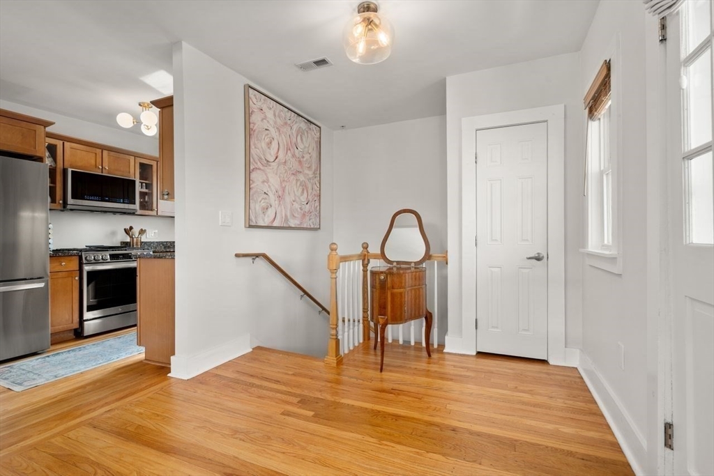 10 Silvey Pl # 3