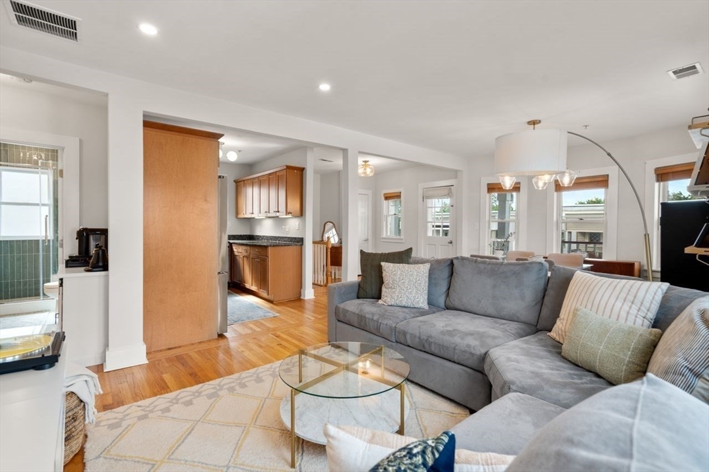 10 Silvey Pl # 3
