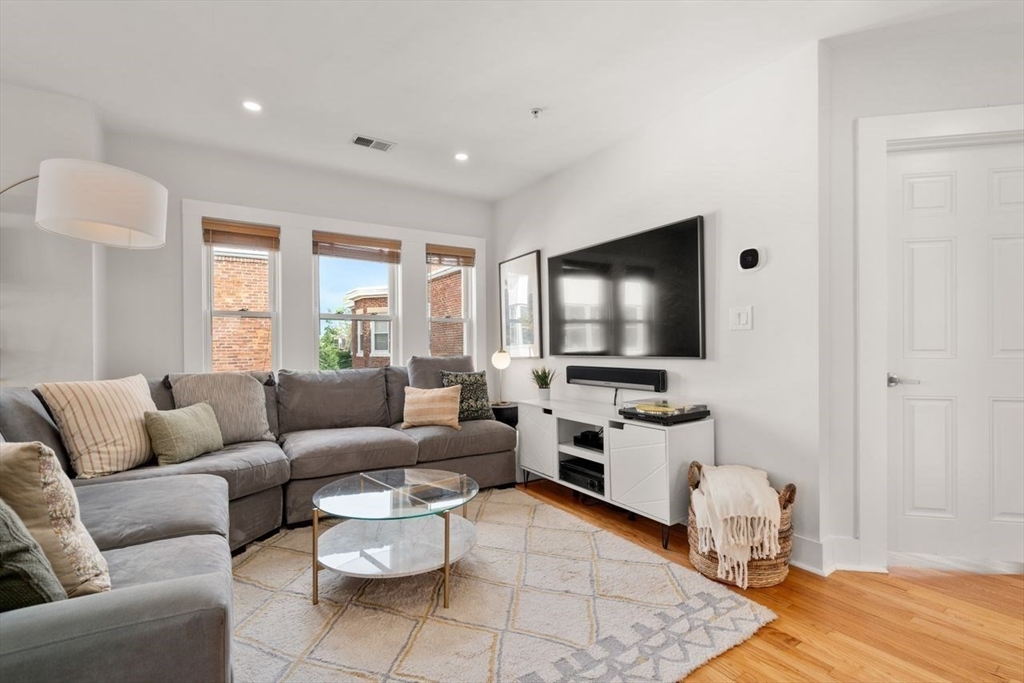 10 Silvey Pl # 3