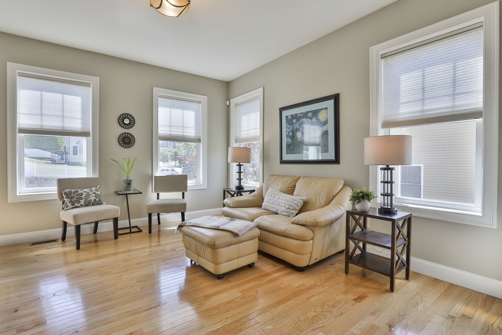 34 Winship Dr