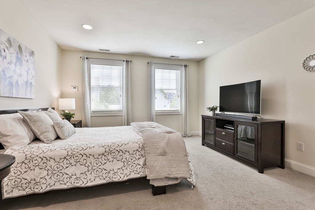 34 Winship Dr