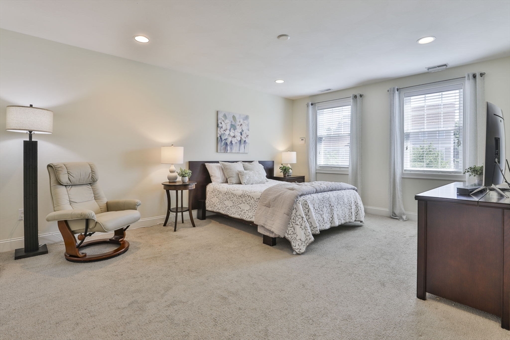 34 Winship Dr