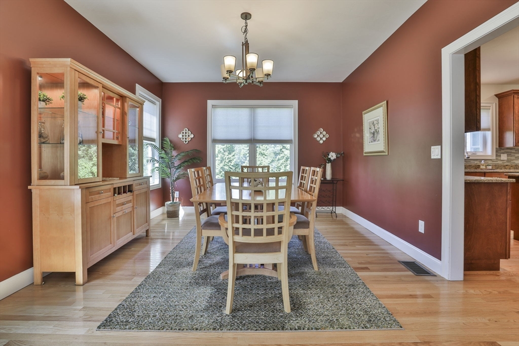 34 Winship Dr