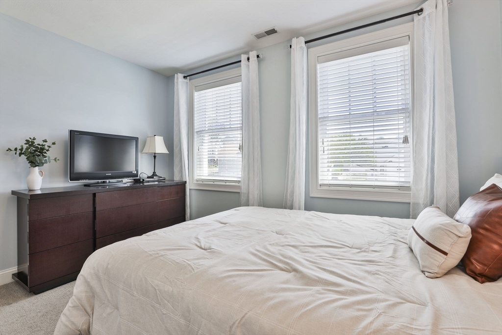 34 Winship Dr