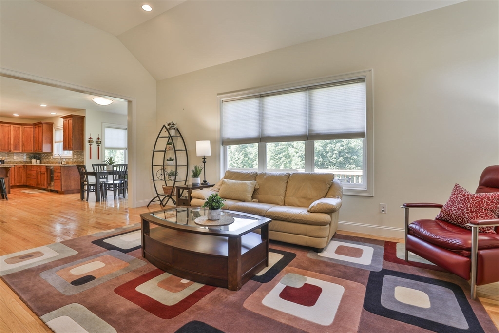 34 Winship Dr