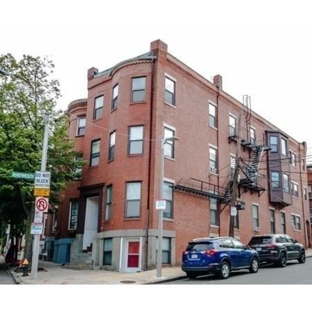 379 Meridian St # 202