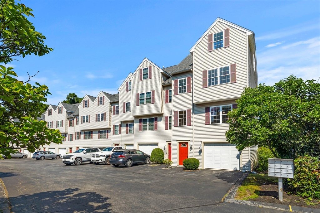 997 Main St # 1