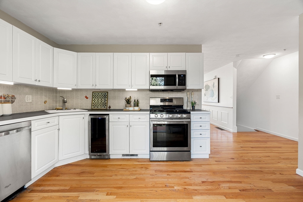 997 Main St # 1