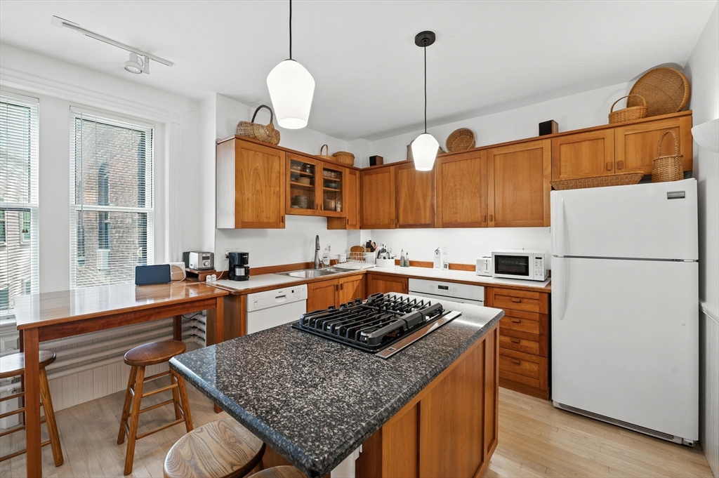 26 Hurlbut Street # 3