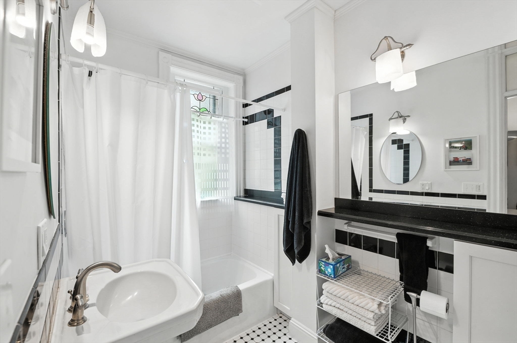 26 Hurlbut Street # 3