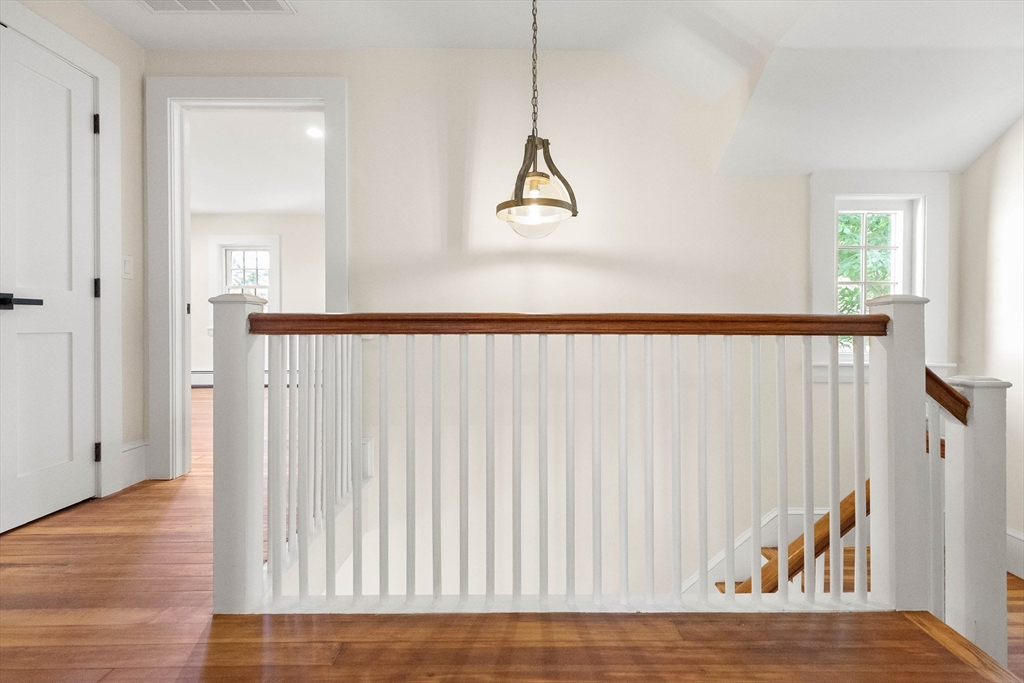 332 S Main St