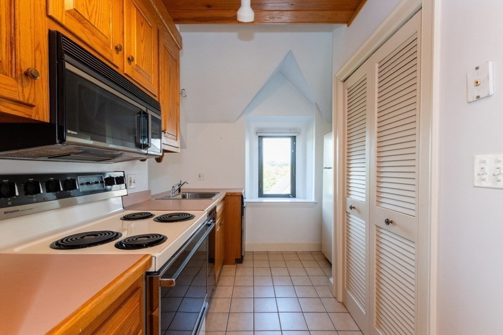 115 Washington St # 3D
