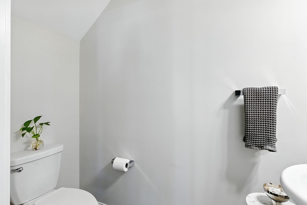 170 W Broadway # 410
