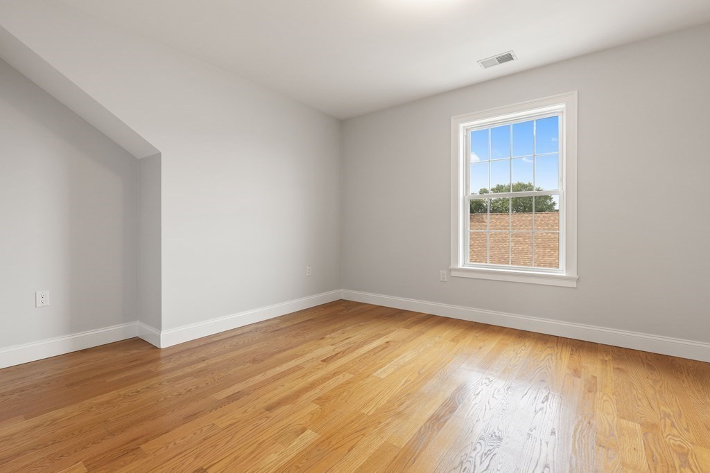 54-60 Holton St # 58
