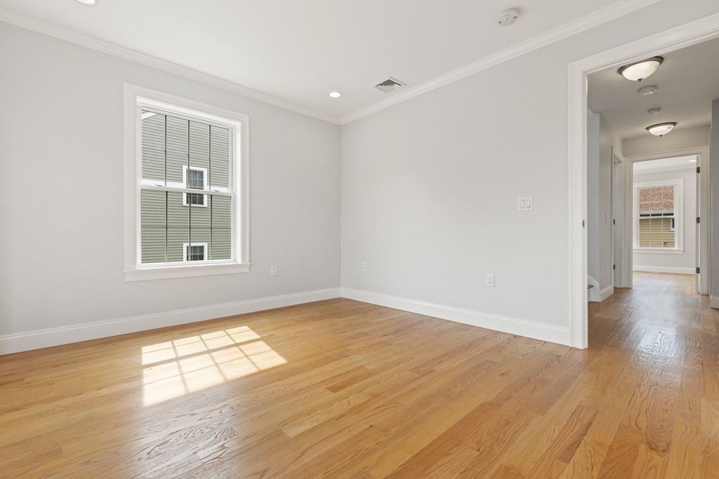 54-60 Holton St # 58