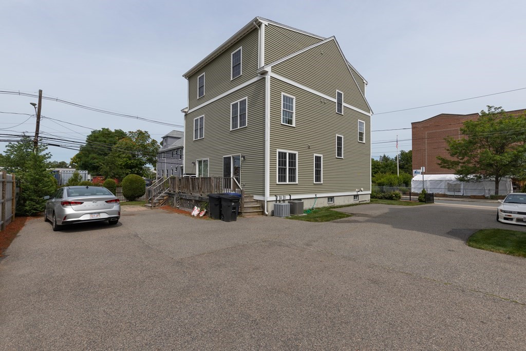 54-60 Holton St # 58