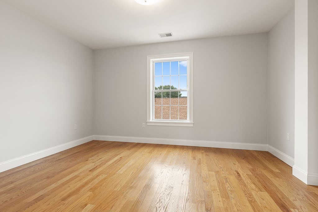 54-60 Holton St # 58