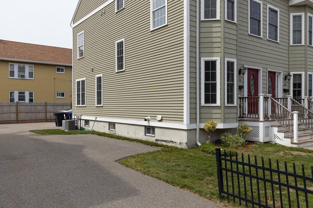 54-60 Holton St # 58