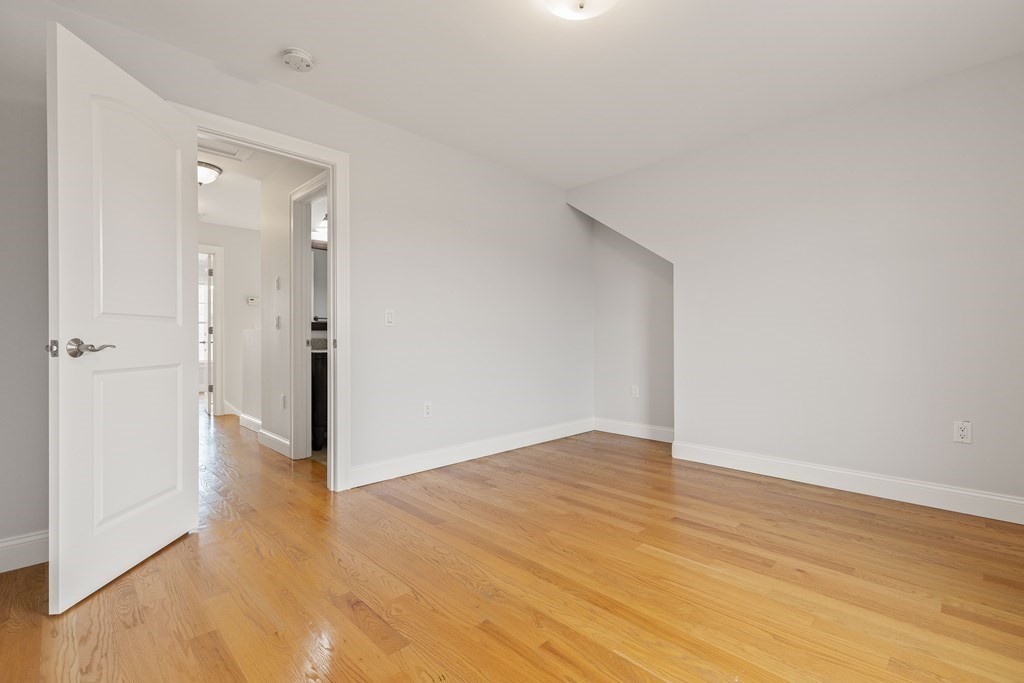 54-60 Holton St # 58