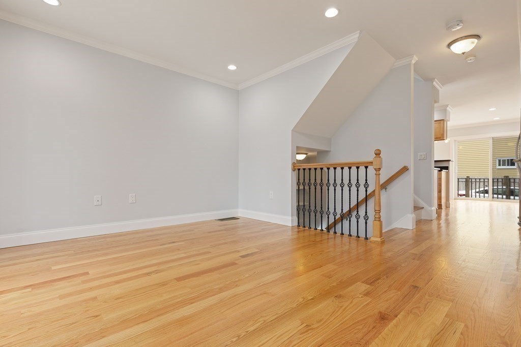 54-60 Holton St # 58
