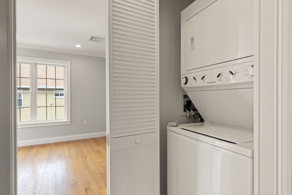 54-60 Holton St # 58
