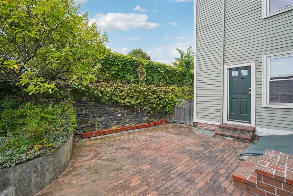 24 Boston Street # 1