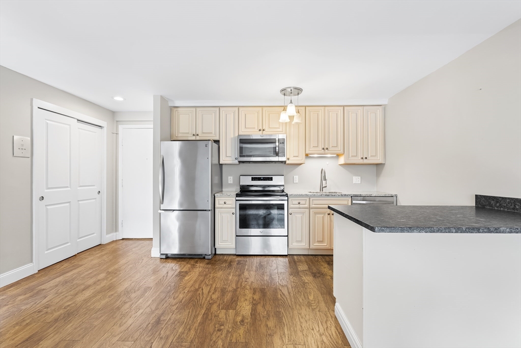 10 Roberts St # 14