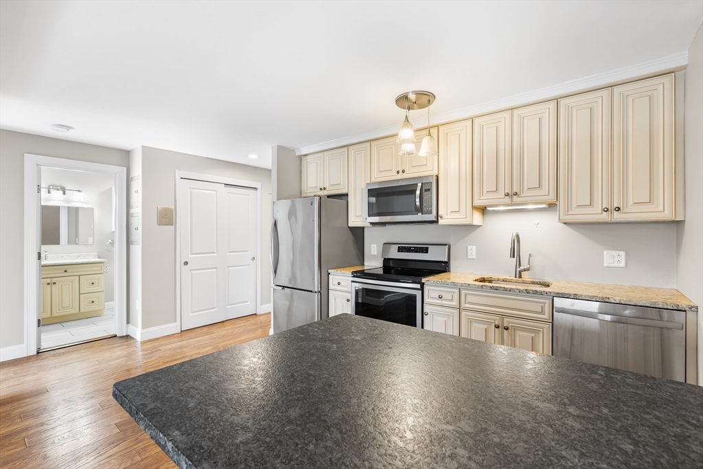 10 Roberts St # 14