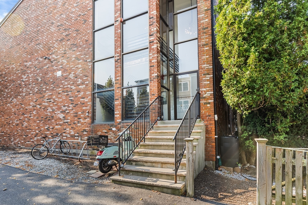 10 Roberts St # 14