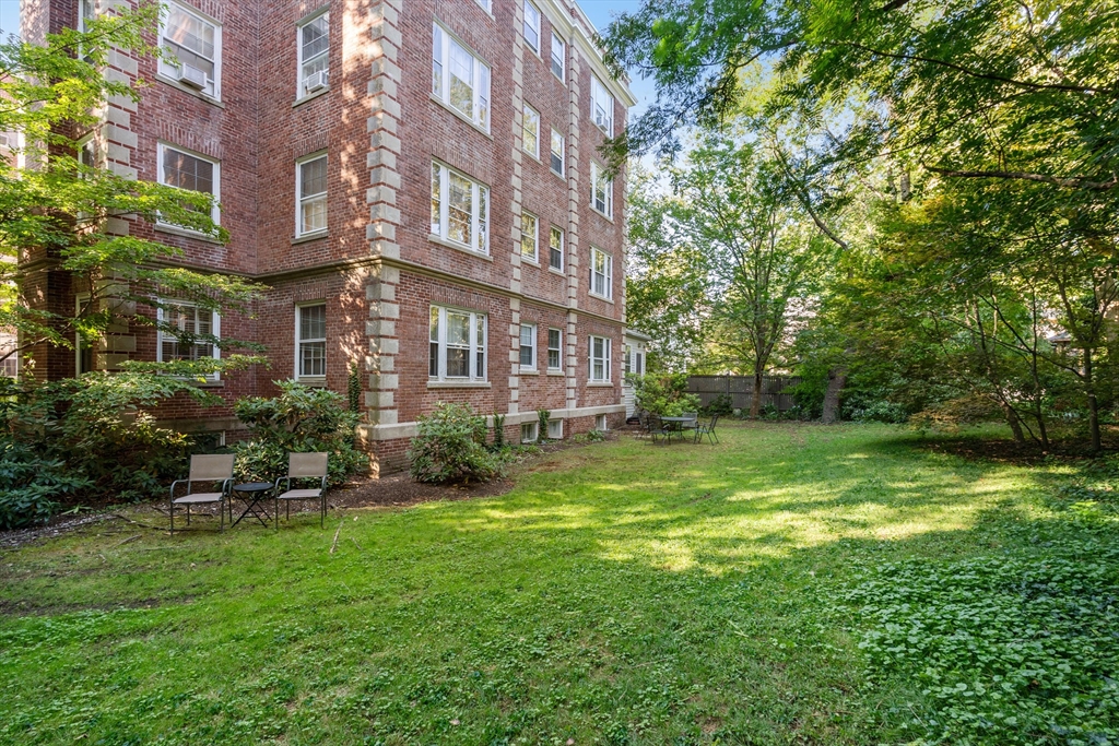 43 Linnaean Street # 42A