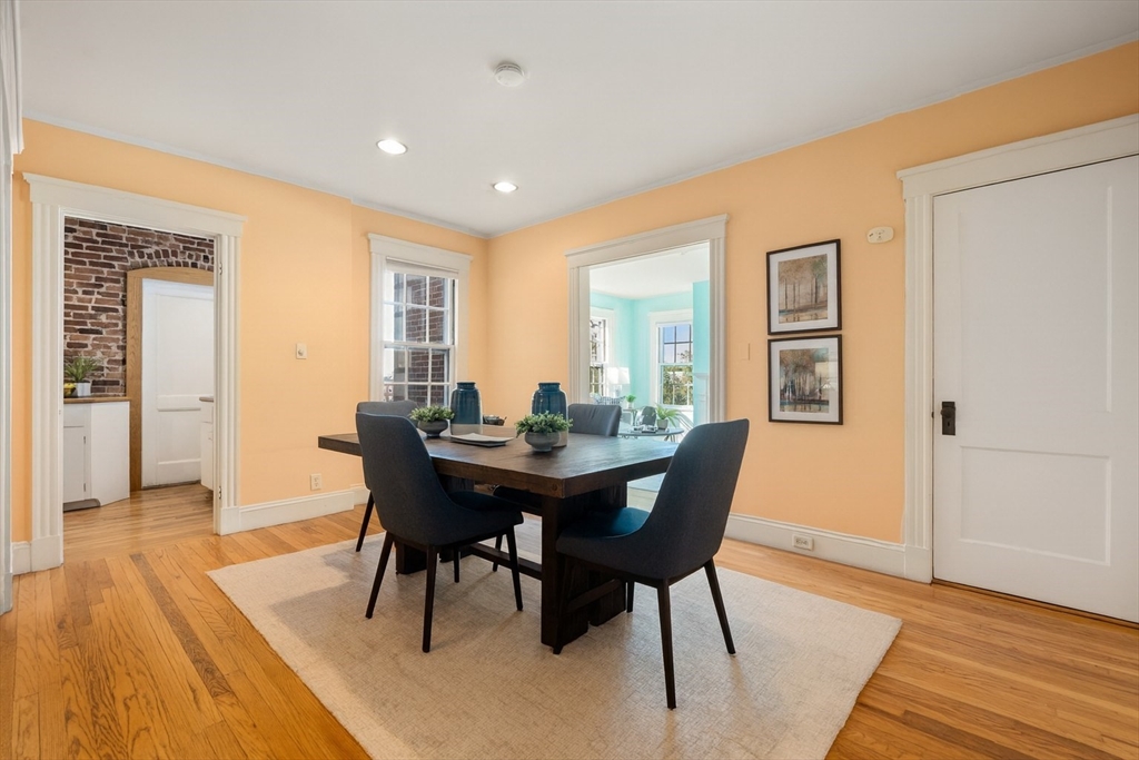 43 Linnaean Street # 42A
