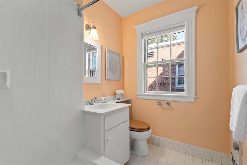 43 Linnaean Street # 42A