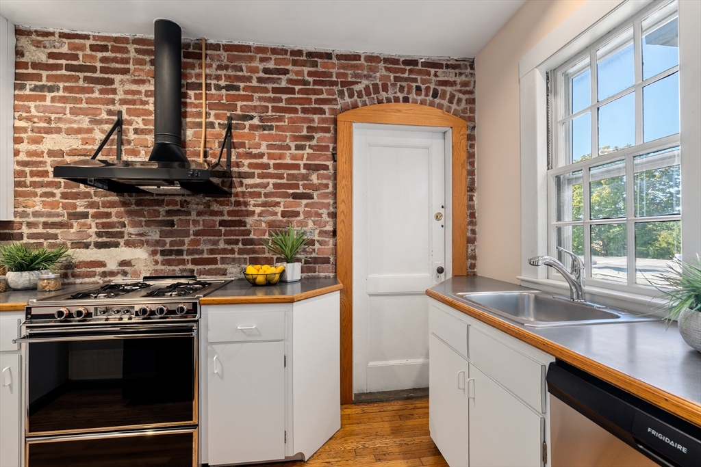 43 Linnaean Street # 42A