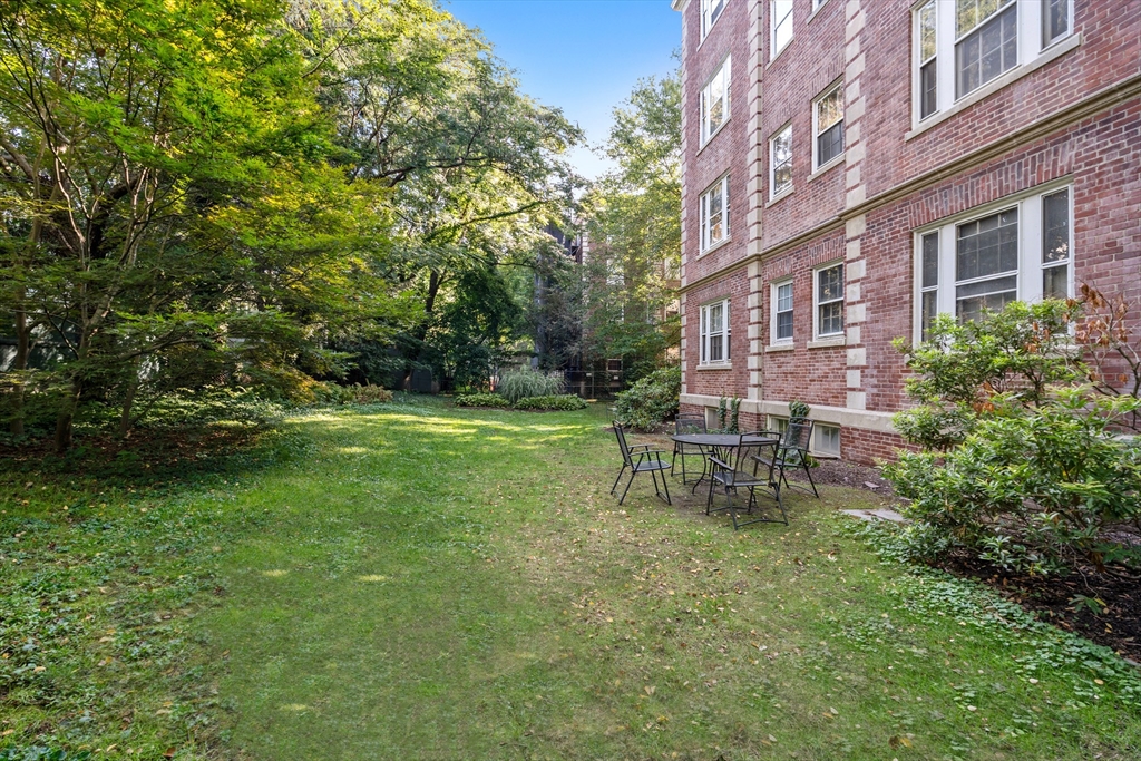 43 Linnaean Street # 42A