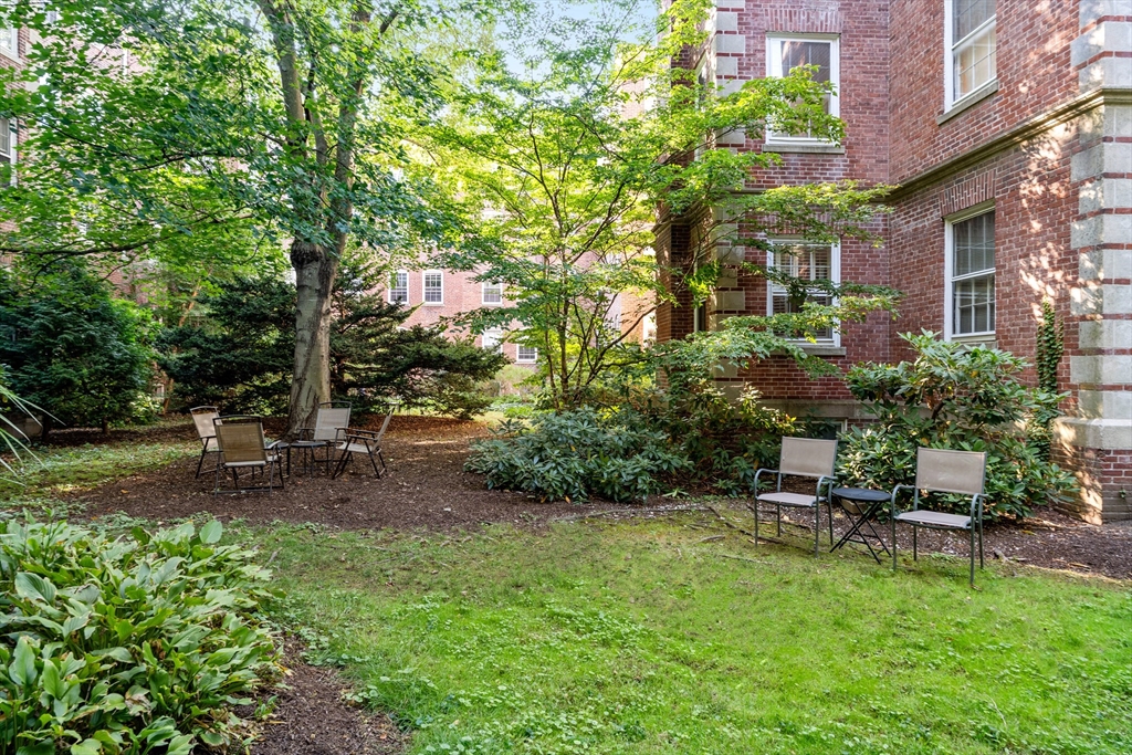 43 Linnaean Street # 42A